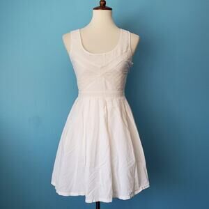 American Eagle Outfitters - Women's White Eyelet Fit & Flare Dress - Sz 00 - EUC